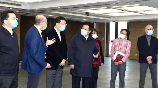 上海市委书记李强莅临918博天堂控股检查疫情防控物资供应保障工作